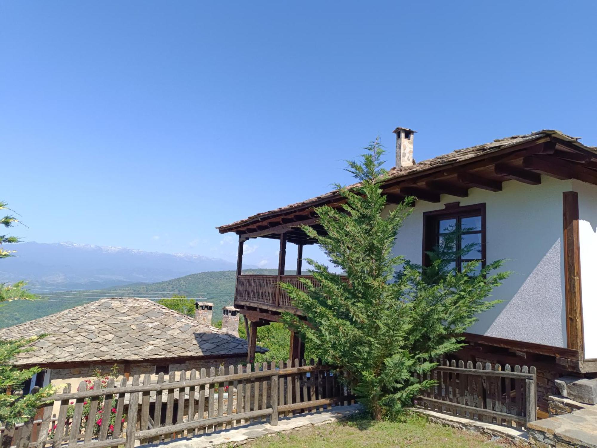 Little Bird Residency - Luxury Guesthouses In Лещен Екстериор снимка